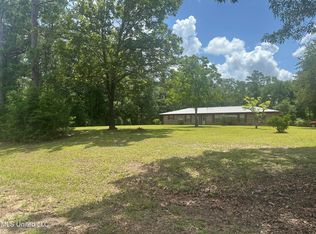 176 Crossroads Rd, Lucedale, MS 39452
