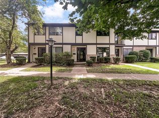 16283 Heather Ln #E1, Middleburg Heights, OH 44130