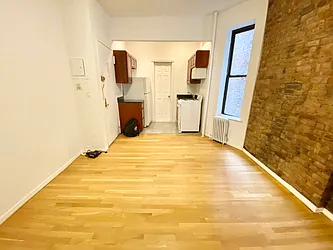 Rented by J PRESTON AND ASSOCIATES INC