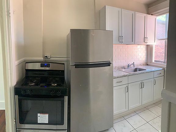 3rd image of 14821 Clifton Blvd #3