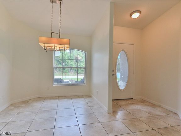 3rd image of 4407 Vaquero St
