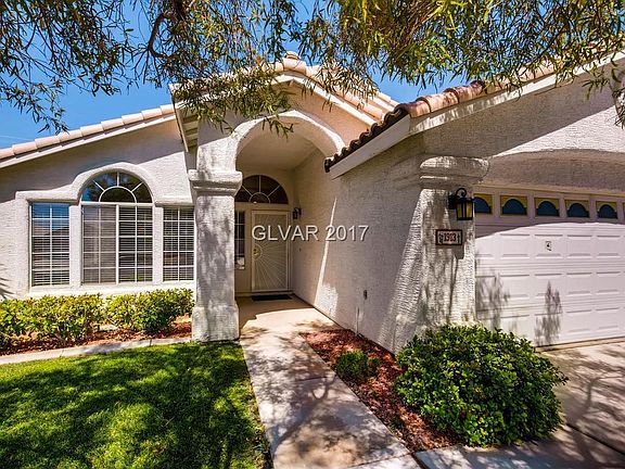 3rd image of 1913 Crystal Glen Ct