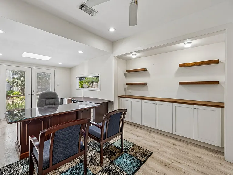 905 Harvard St — Photo 25