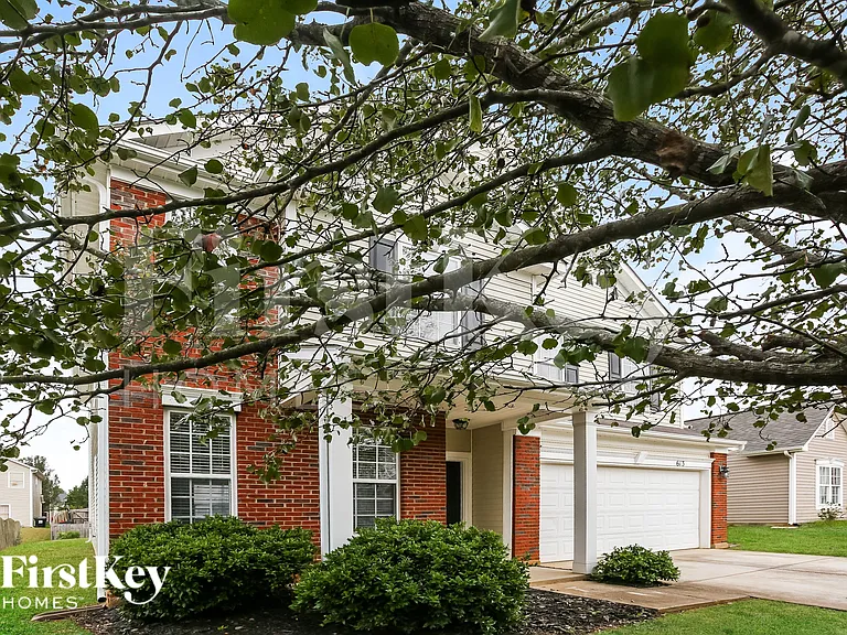 613 Latimer Way — Photo 3