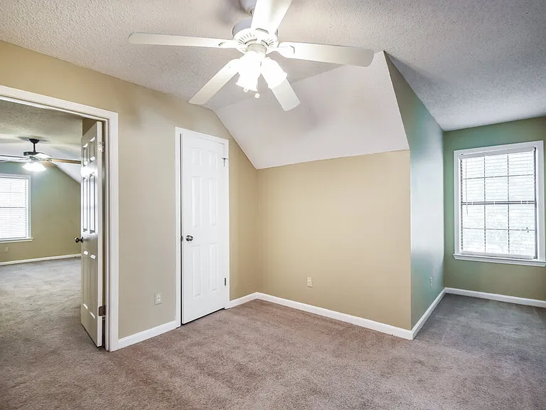 6498 Heatherwood Dr — Photo 12