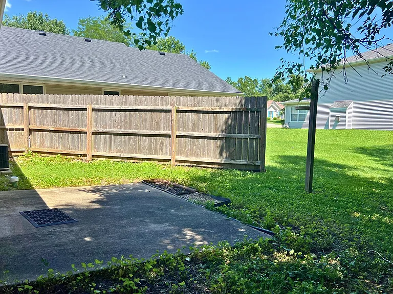2509 Hollyhock Dr — Photo 17