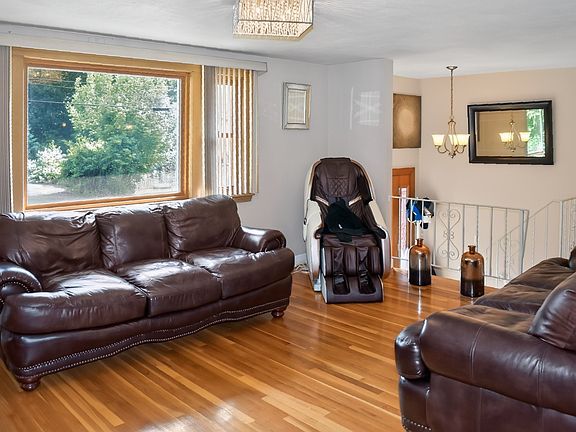 3rd image of 223 Robert Rd