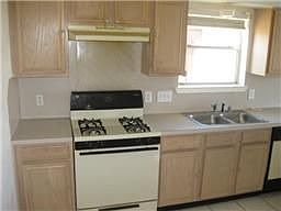 2nd image of 602 Foxglove Dr