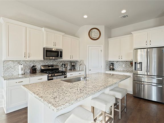 3rd image of 6334 Eldora Dr