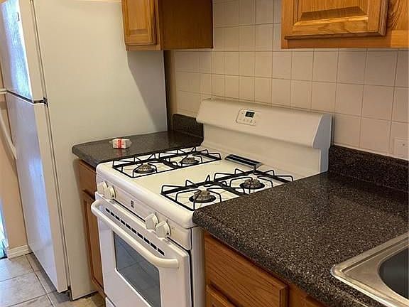 3rd image of 69 Orchard St #1