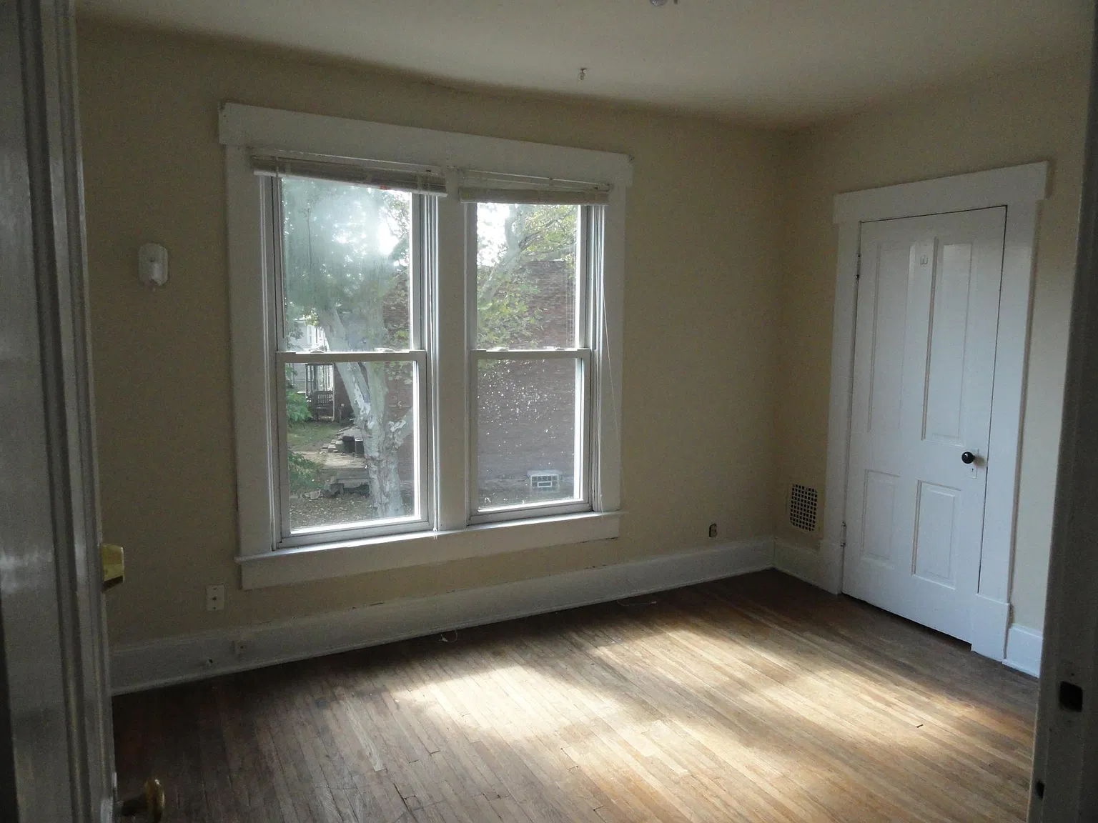 3 bed, 1230 sqft, $2,025 — Photo 2