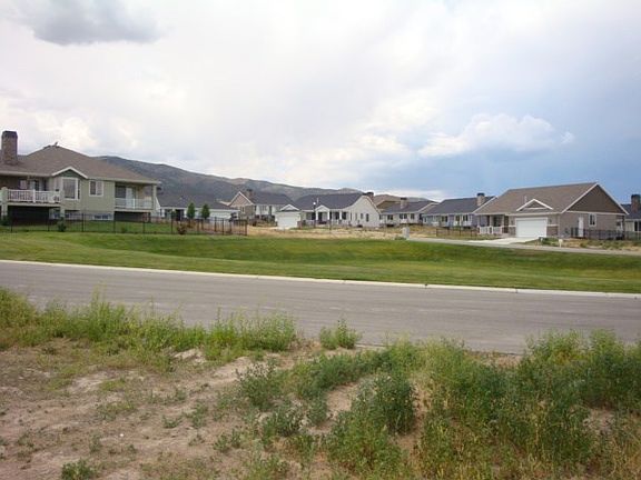 3rd image of 2488 Shorewood Dr