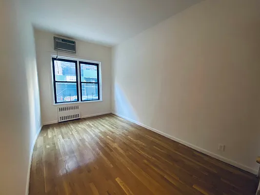 Rented by Bond New York | media 5