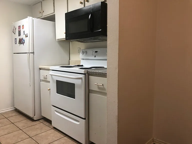 2401 Leon St #106 — Photo 19