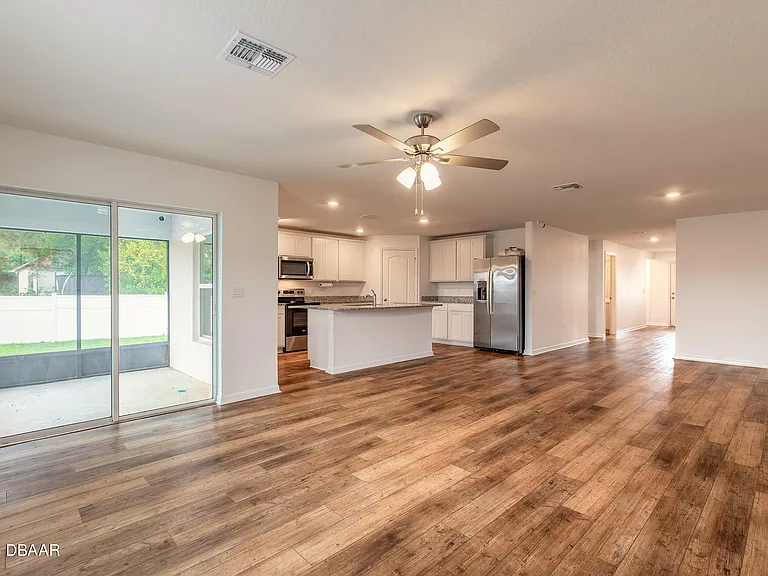 1009 Rosetta Dr — Photo 10