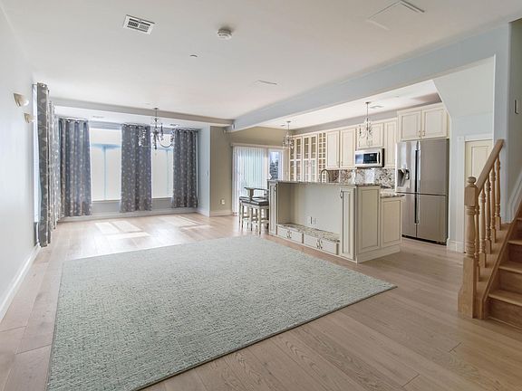 4th image of 6401 Ocean Ave N Unit A