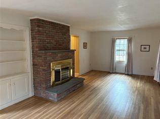 10 Jesse Davis Ln, Barrington, RI 02806