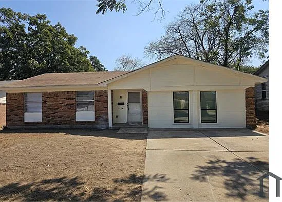 5604 Macarthur Dr