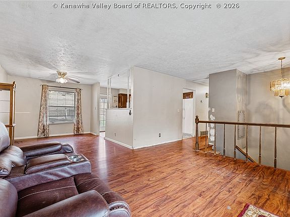 5th image of 827 Dairy Rd