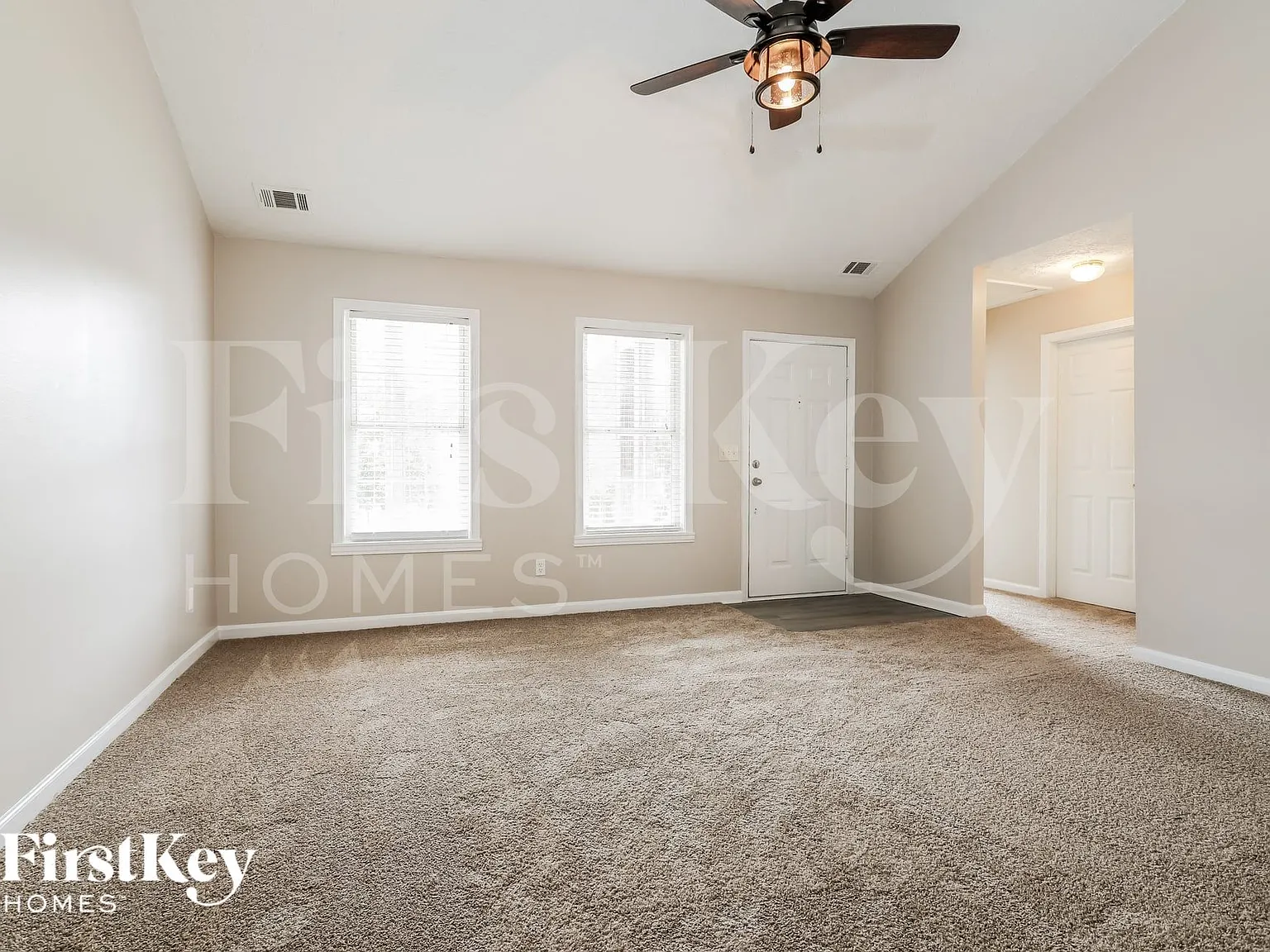 3 bed, 2.0 bath, 1426 sqft, $2,310 — Photo 3