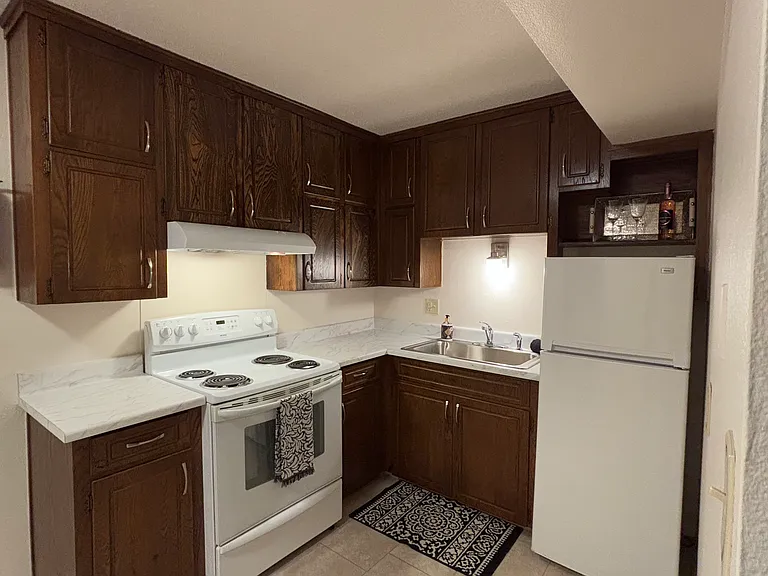 2727 S Sterling Ave #G — Photo 4