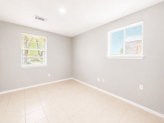 5th image of 723 Onaleigh Dr