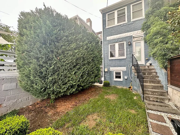 128 Bryant St NW — Photo 12