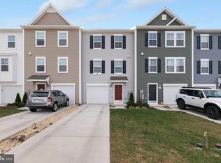 74 Colchester Ct, Bunker Hill, WV 25413