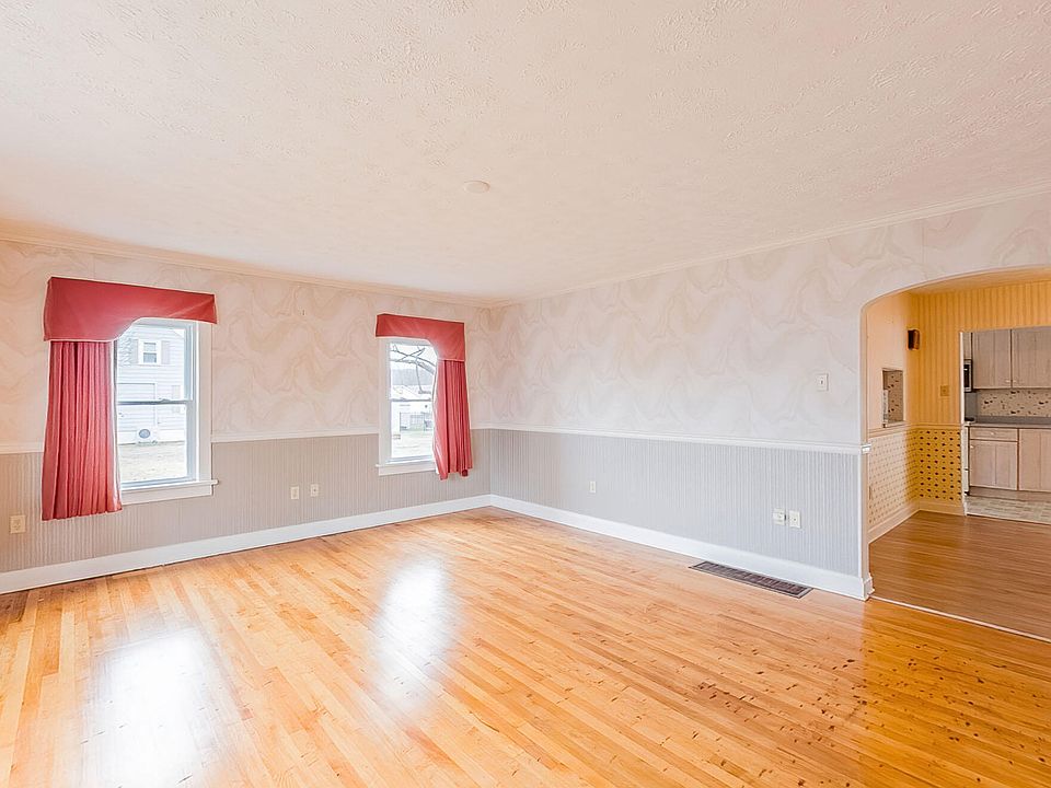 40 E 11th St, Bloomsburg, PA 17815 Zillow