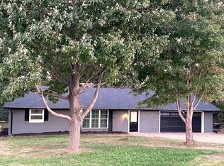 2090 Castle Ave, North Saint Paul, MN 55109