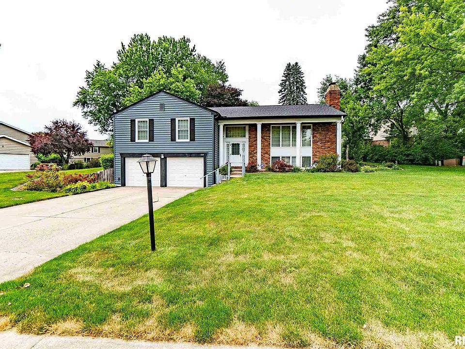 1st image of 1319 W Devereux Dr