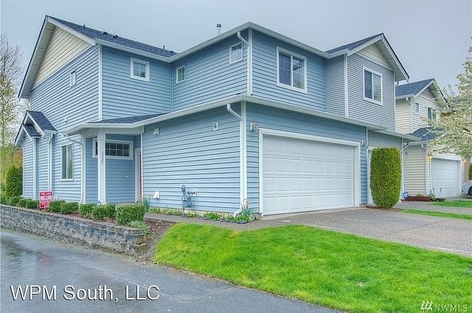 1st image of 1325 52nd St NE #1201