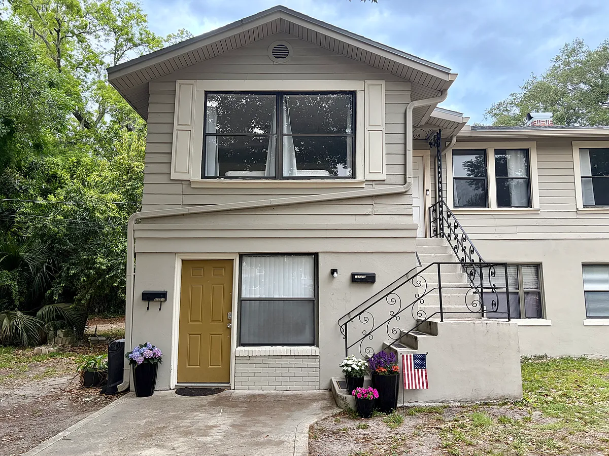 Building Photo - 1277 Mayfair Rd #1