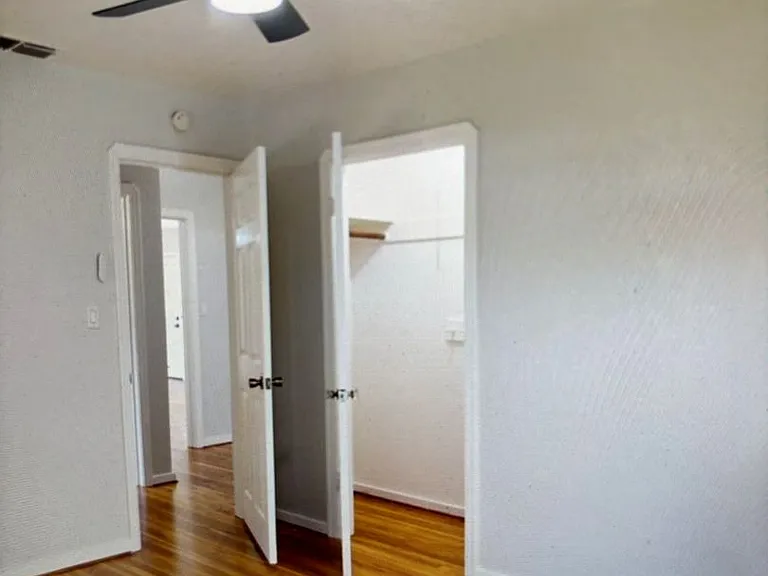 925 Jones St — Photo 11