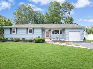 58 Tipton Dr E, Shirley, NY 11967