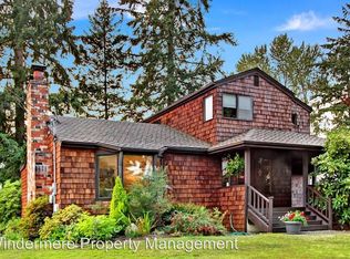 16030 Meadow Rd, Lynnwood, WA 98087