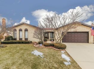 724 Sandpebble Dr, Schaumburg, IL