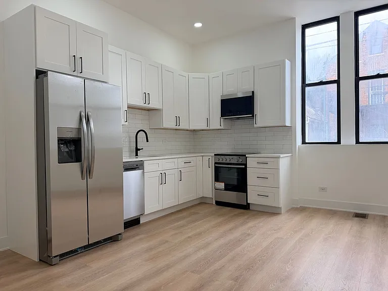 2408 S Blue Island Ave — Photo 2