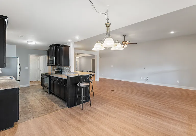 323 Harbor Glen Dr SW — Photo 9