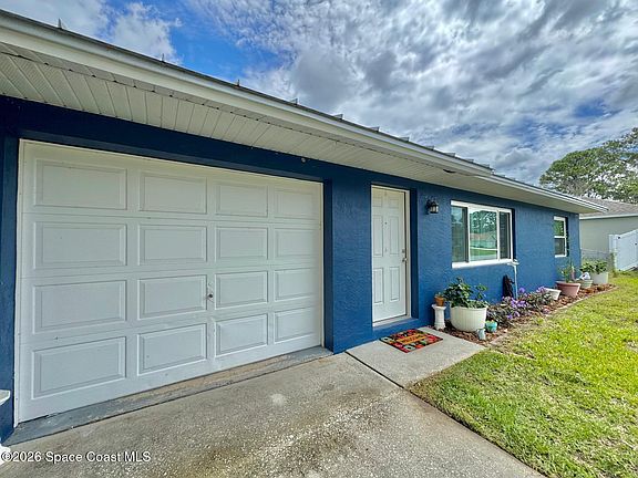 3rd image of 1823 Red Bud Cir NW