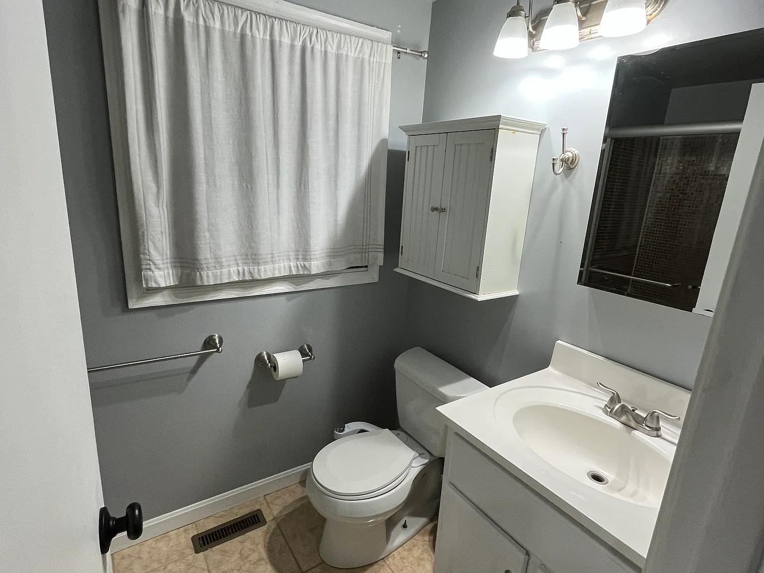 12407 Sussex Ln — Photo 2