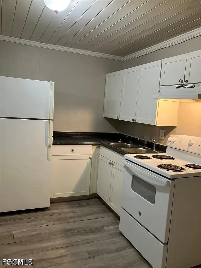 2 bed, 1.0 bath, 704 sqft, $1,200 — Photo 4