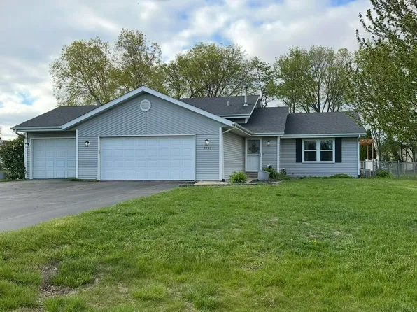 5709 Pierce Ln, South Beloit, IL 61080