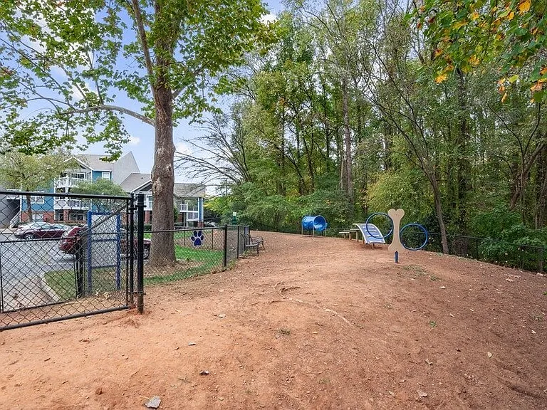 Park 2300 — Photo 19