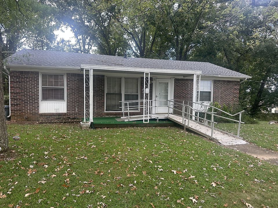 1st image of 323 Randall St
