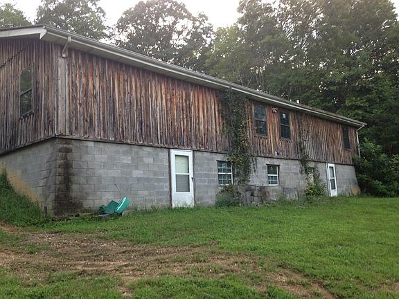 3rd image of 1015 Peach Ln