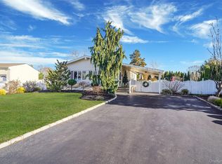 15 Penn Drive, Smithtown, NY 11787