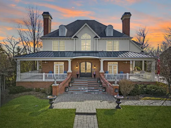 197 Wrenwood Cir, Elgin, IL 60124