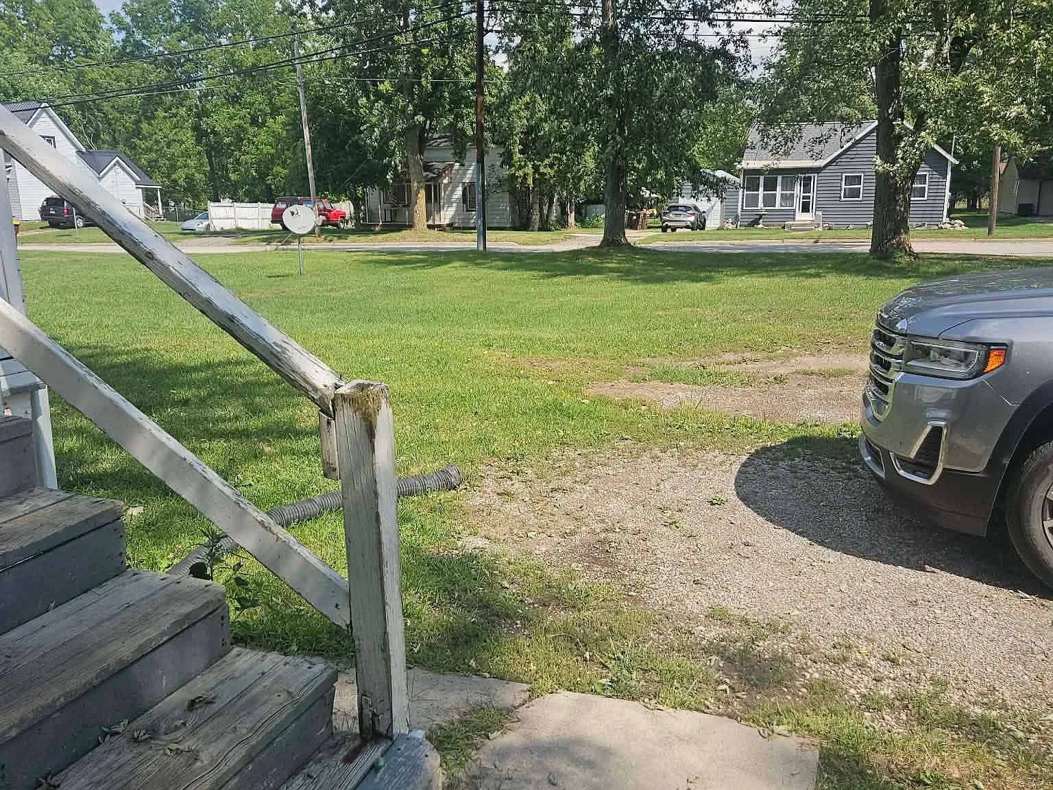 3 bed, 1.0 bath, 1200 sqft, $1,250 — Photo 2
