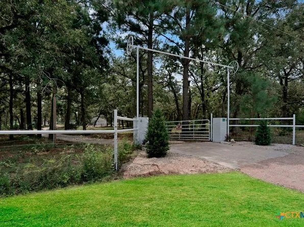 1544 County Road B, Lexington, TX 78947